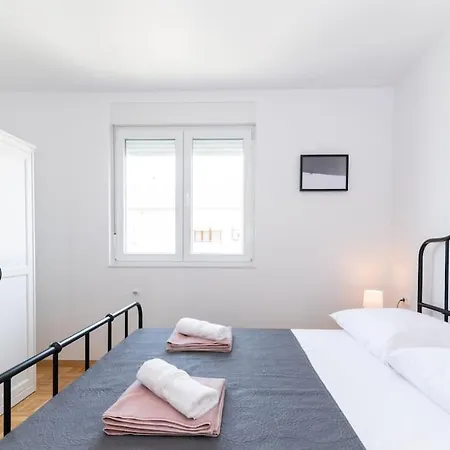 شقة Cozy Iskra By Belmont Realty زادار