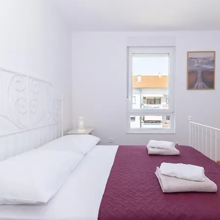 شقة Cozy Iskra By Belmont Realty