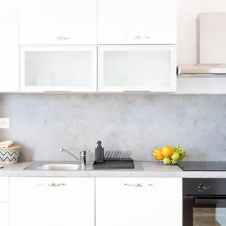 Cozy Iskra By Belmont Realty *