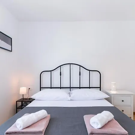 شقة Cozy Iskra By Belmont Realty *