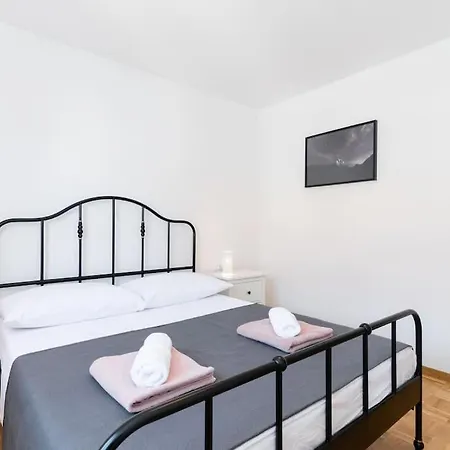 Cozy Iskra By Belmont Realty Appartement *